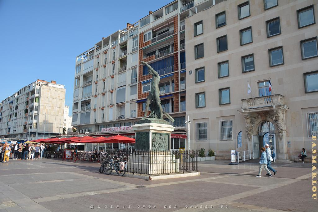2024 09 21 TOULON- AUTOUR DU PORT (22).JPG